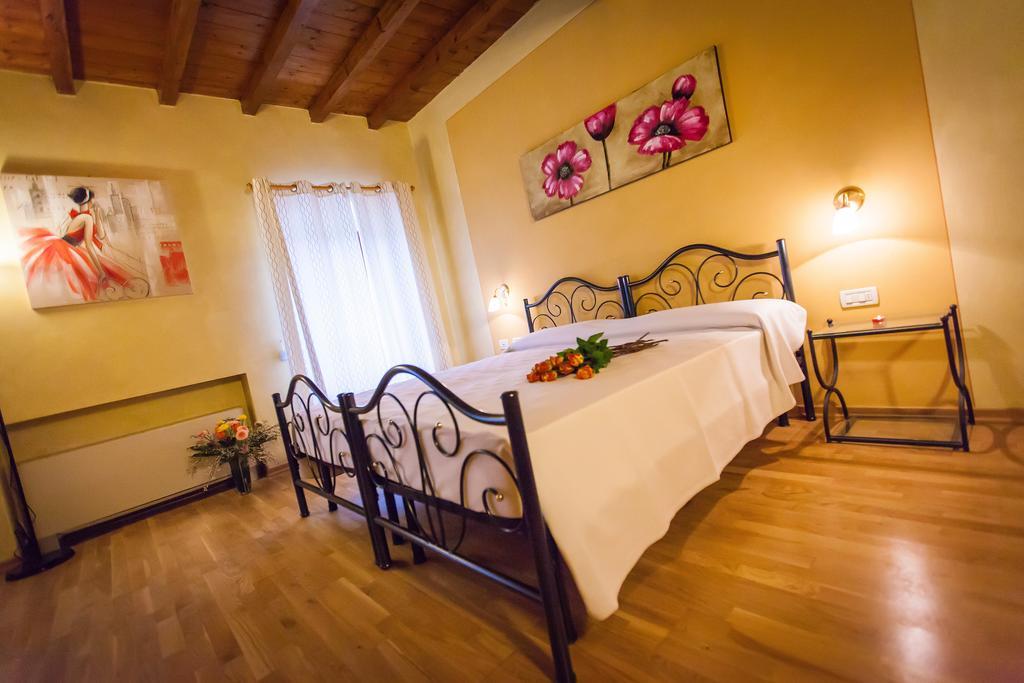 Hotel Alla Corte Dei Bicchi Cavriana Chambre photo